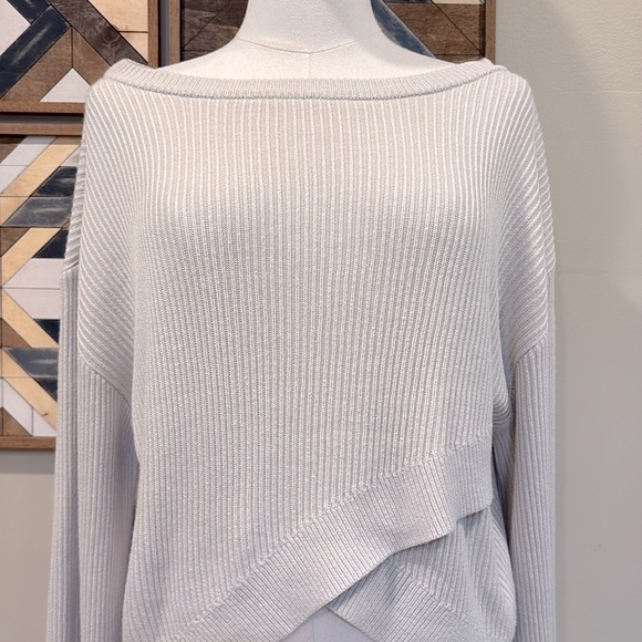 Lululemon Women's Reversible Crossover Sweater Boolux Cashmere Blend sz 8 - Picture 2 of 9